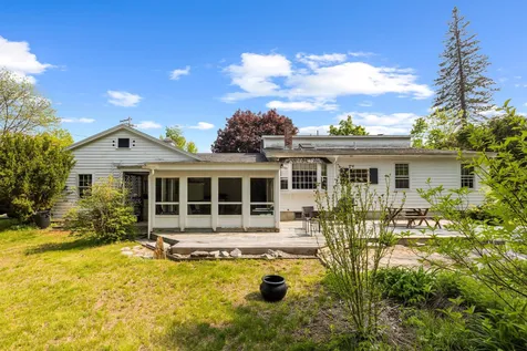 4 Prospect Street Henniker NH 03242