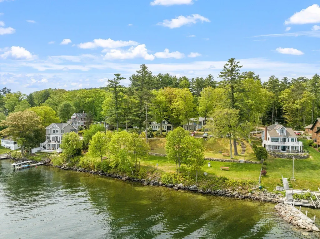 85 Belknap Point Road Gilford NH 03249