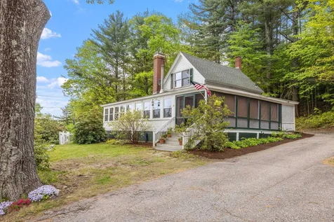 85 Belknap Point Road Gilford NH 03249