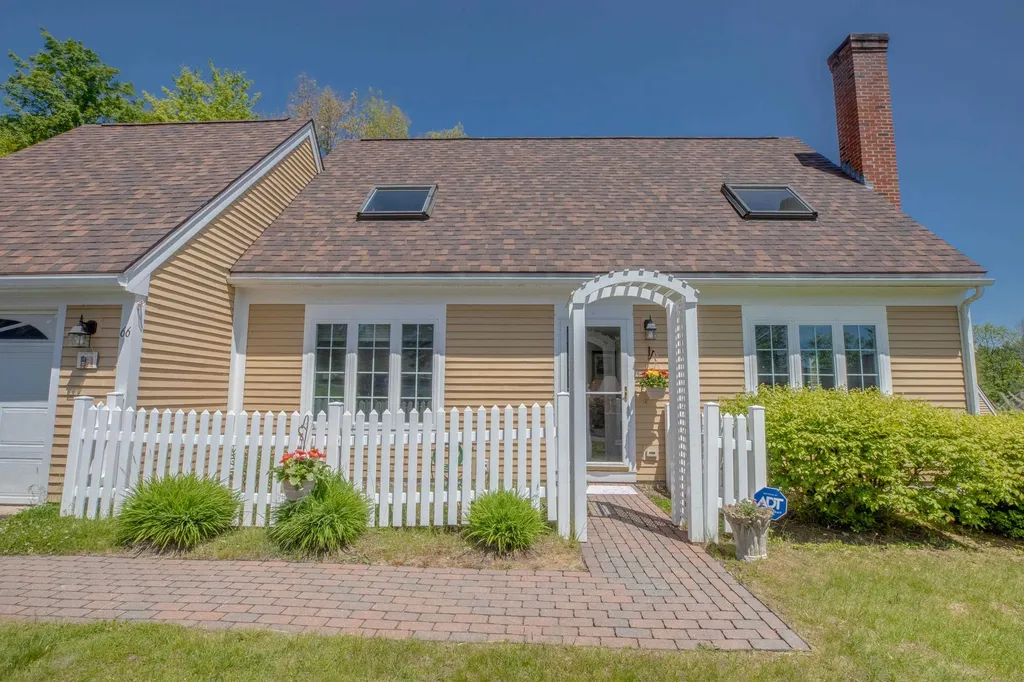 66 Garden Circle Laconia NH 03246