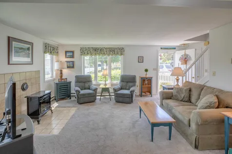 66 Garden Circle Laconia NH 03246