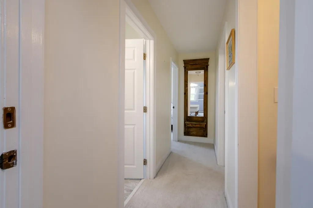 16 Camelot Drive Manchester NH 03104
