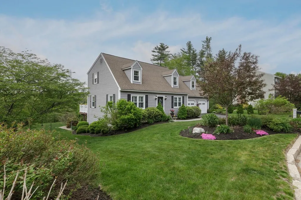 16 Camelot Drive Manchester NH 03104