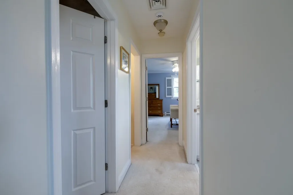16 Camelot Drive Manchester NH 03104