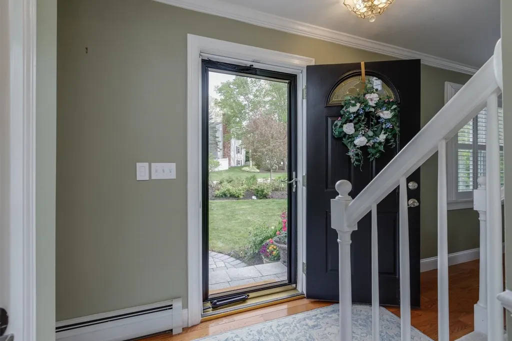 16 Camelot Drive Manchester NH 03104
