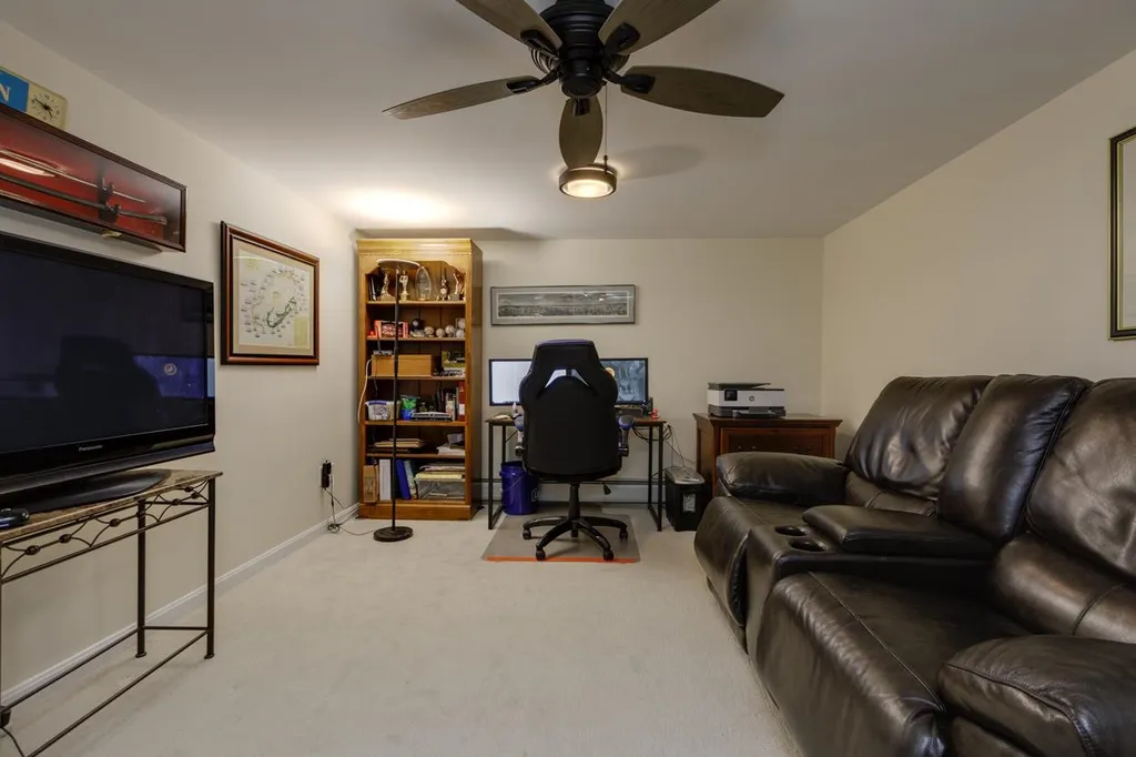 16 Camelot Drive Manchester NH 03104