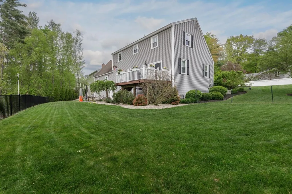 16 Camelot Drive Manchester NH 03104