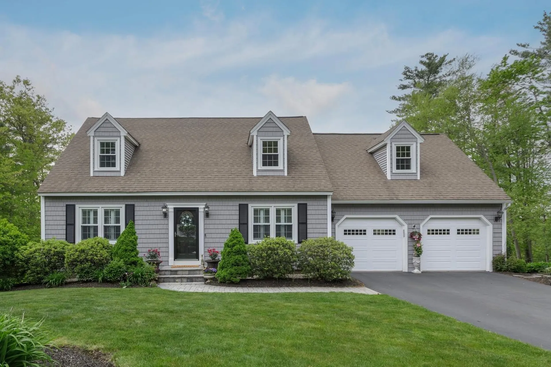 16 Camelot Drive Manchester NH 03104