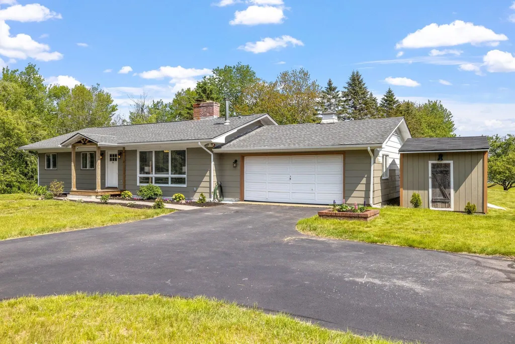 160 Parade Road Barnstead NH 03218
