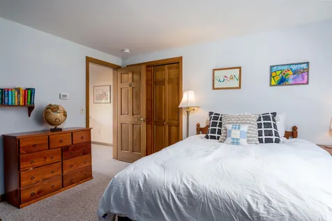127 Moscow Road Stowe VT 05672