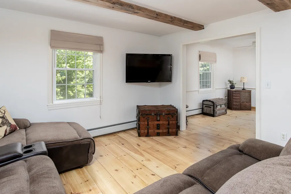 51 Greenfield Road New Boston NH 03070