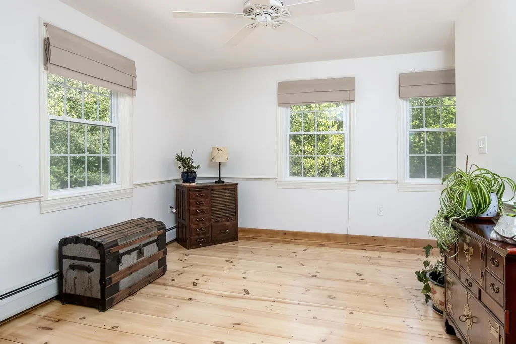 51 Greenfield Road New Boston NH 03070