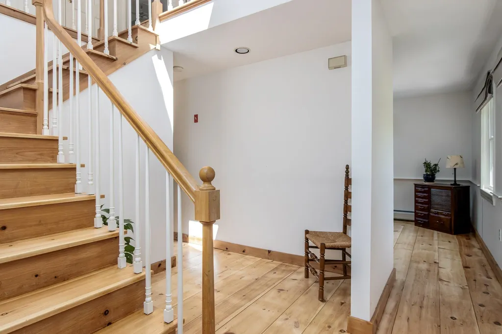 51 Greenfield Road New Boston NH 03070