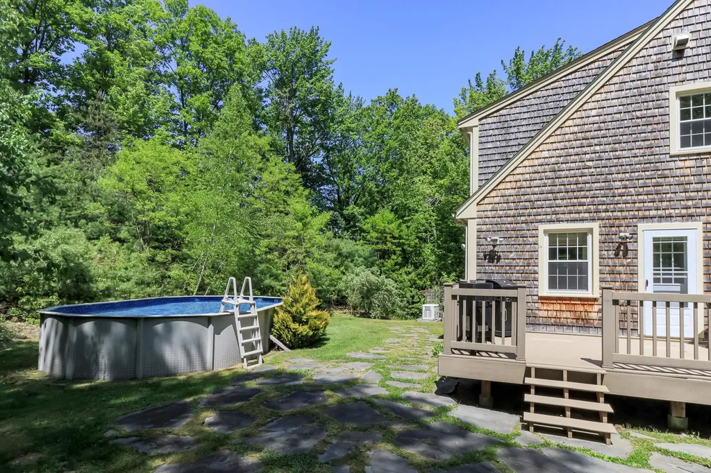 51 Greenfield Road New Boston NH 03070