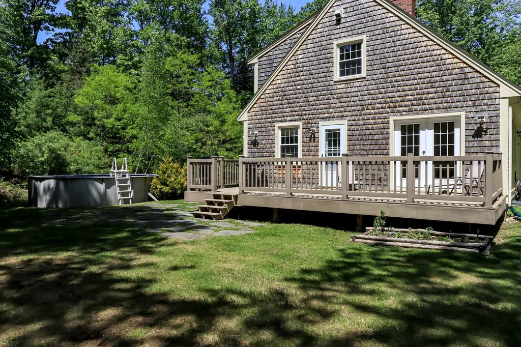 51 Greenfield Road New Boston NH 03070