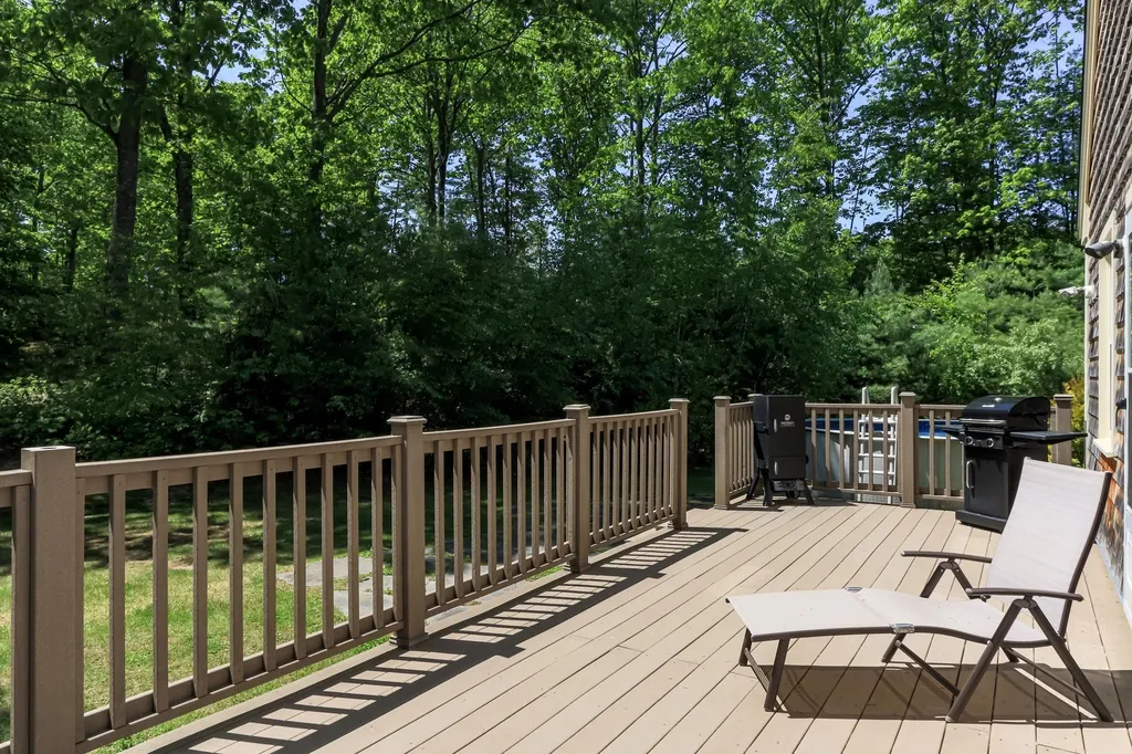 51 Greenfield Road New Boston NH 03070