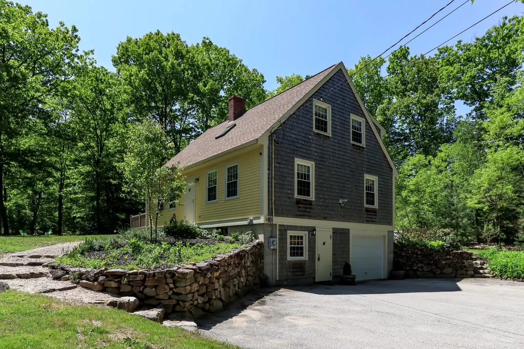 51 Greenfield Road New Boston NH 03070