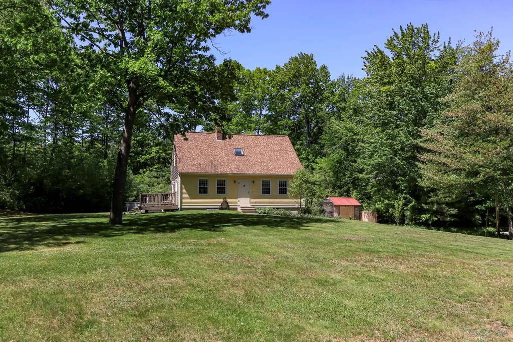51 Greenfield Road New Boston NH 03070