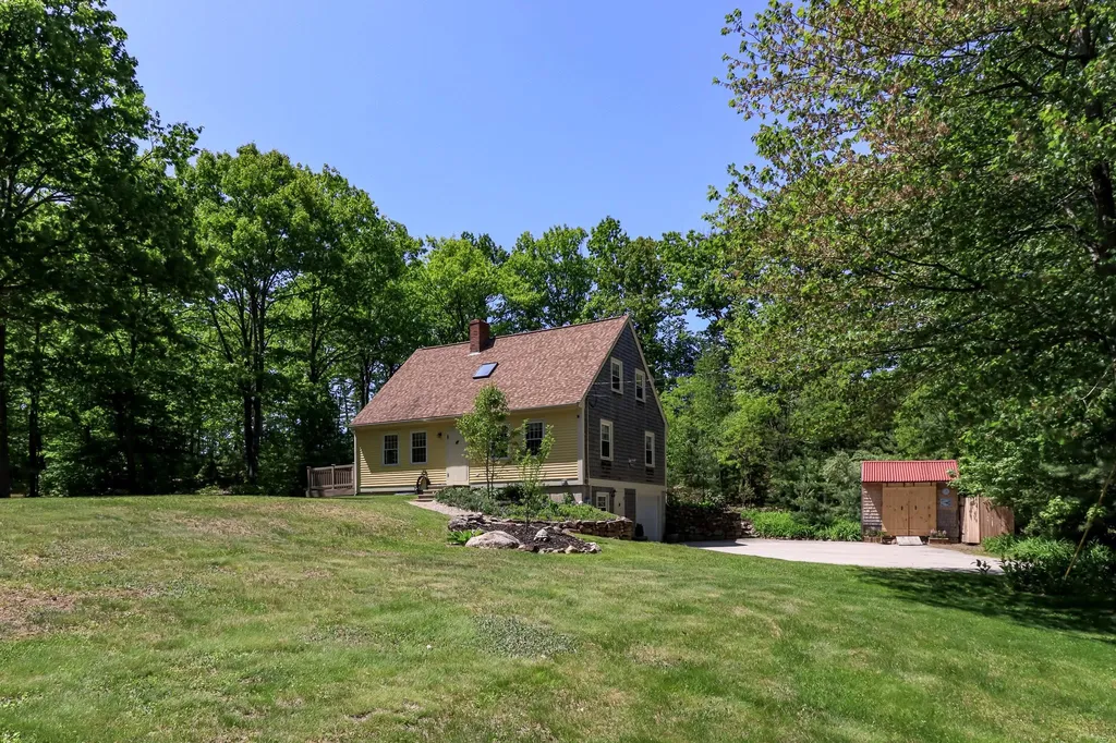 51 Greenfield Road New Boston NH 03070