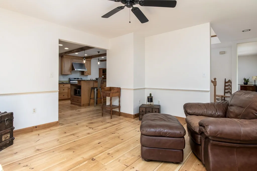 51 Greenfield Road New Boston NH 03070