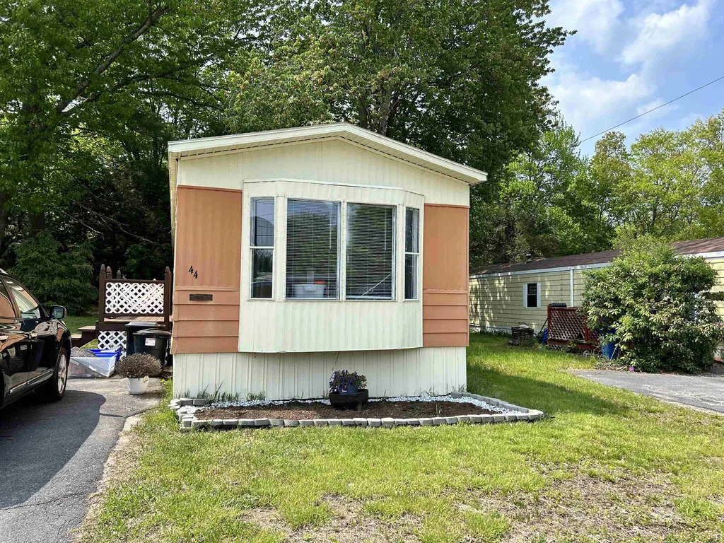 44 Crystal Springs Way Somersworth NH 03878