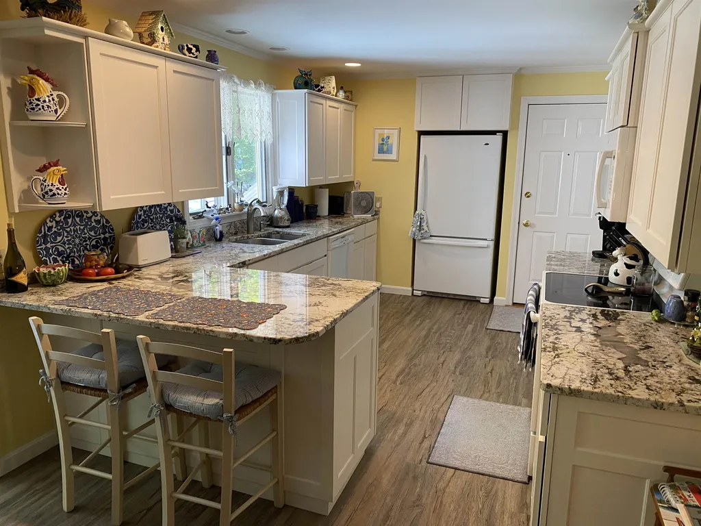 18 Grandview Avenue Lebanon NH 03766