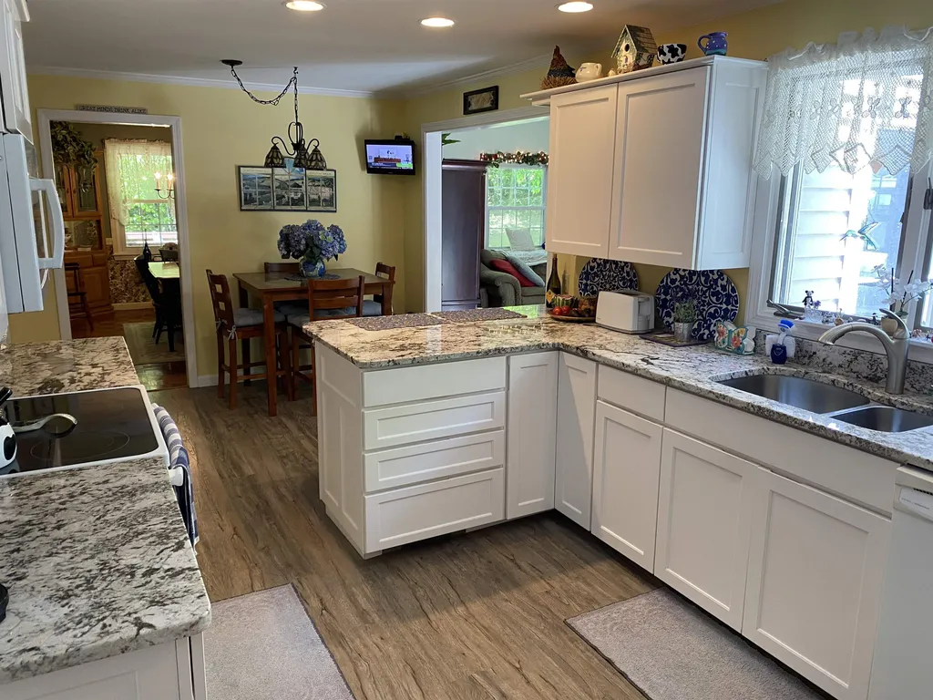 18 Grandview Avenue Lebanon NH 03766