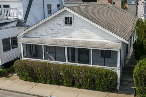 10 Church Street Hampton NH 03842