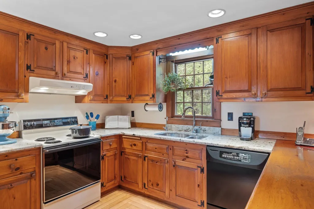 84 Gage Hill Road Hopkinton NH 03229