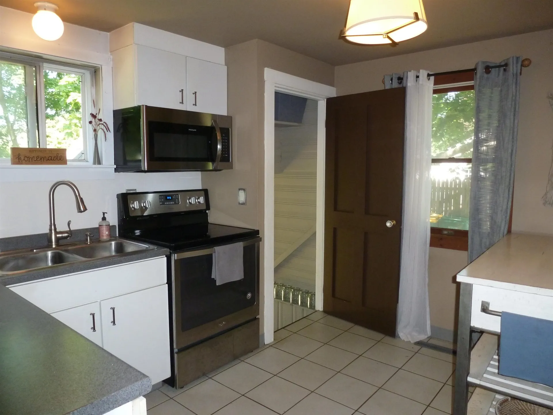 83 Washington Street Rochester NH 03867-1839