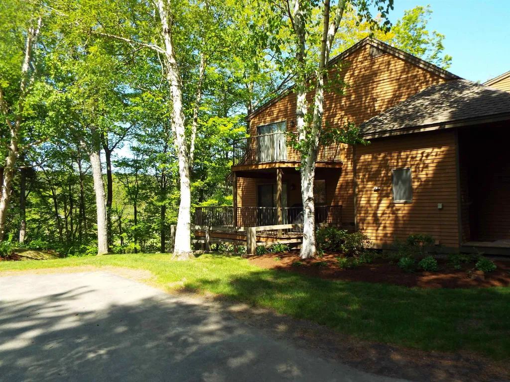 1140 Murphy's Road Hartford VT 05059