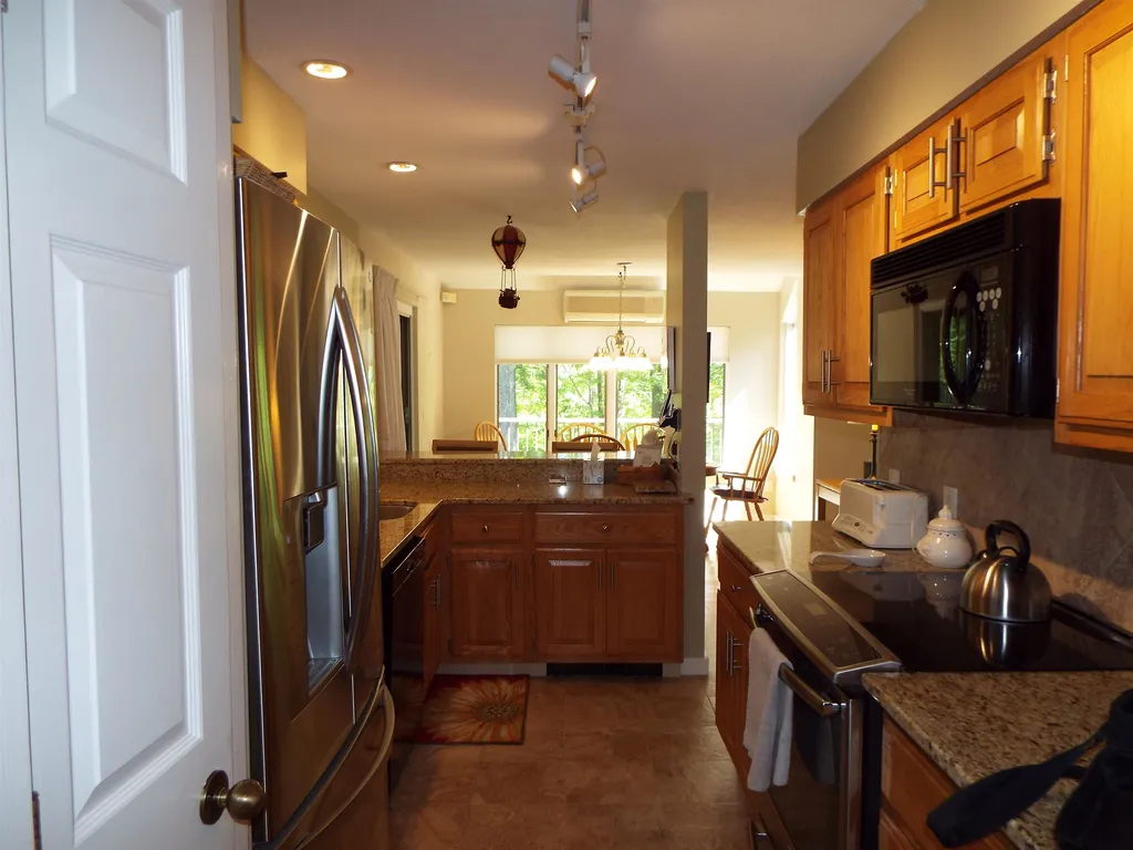 1140 Murphy's Road Hartford VT 05059
