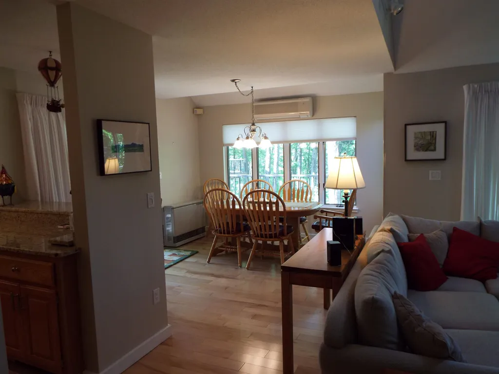 1140 Murphy's Road Hartford VT 05059