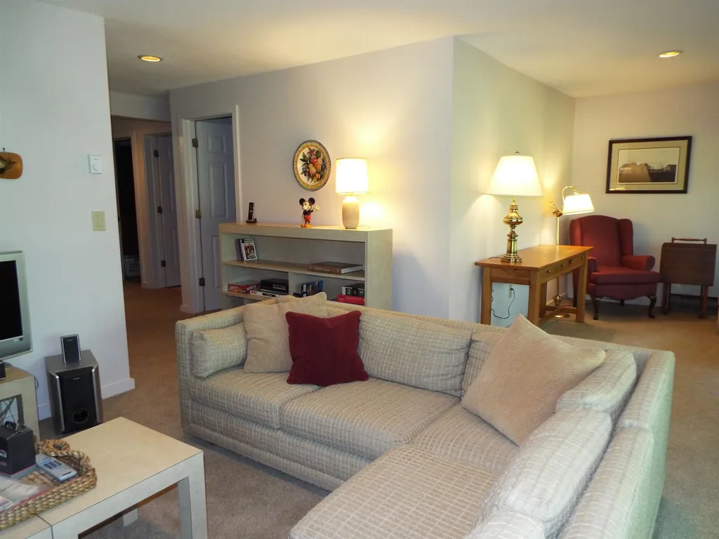 1140 Murphy's Road Hartford VT 05059