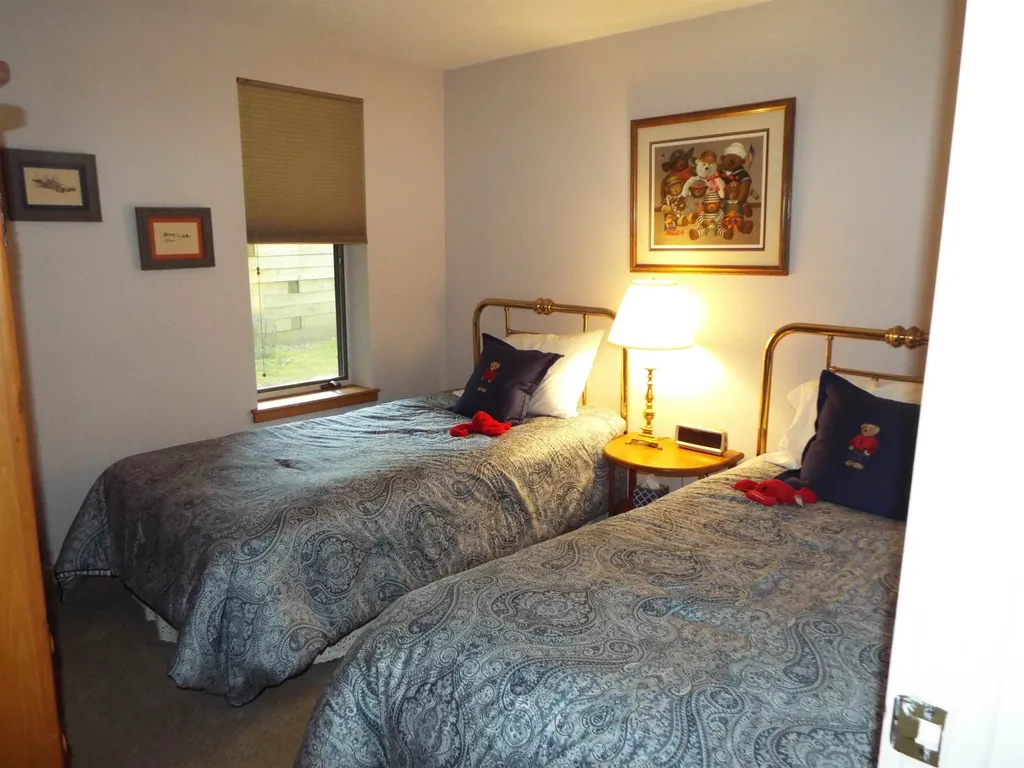 1140 Murphy's Road Hartford VT 05059