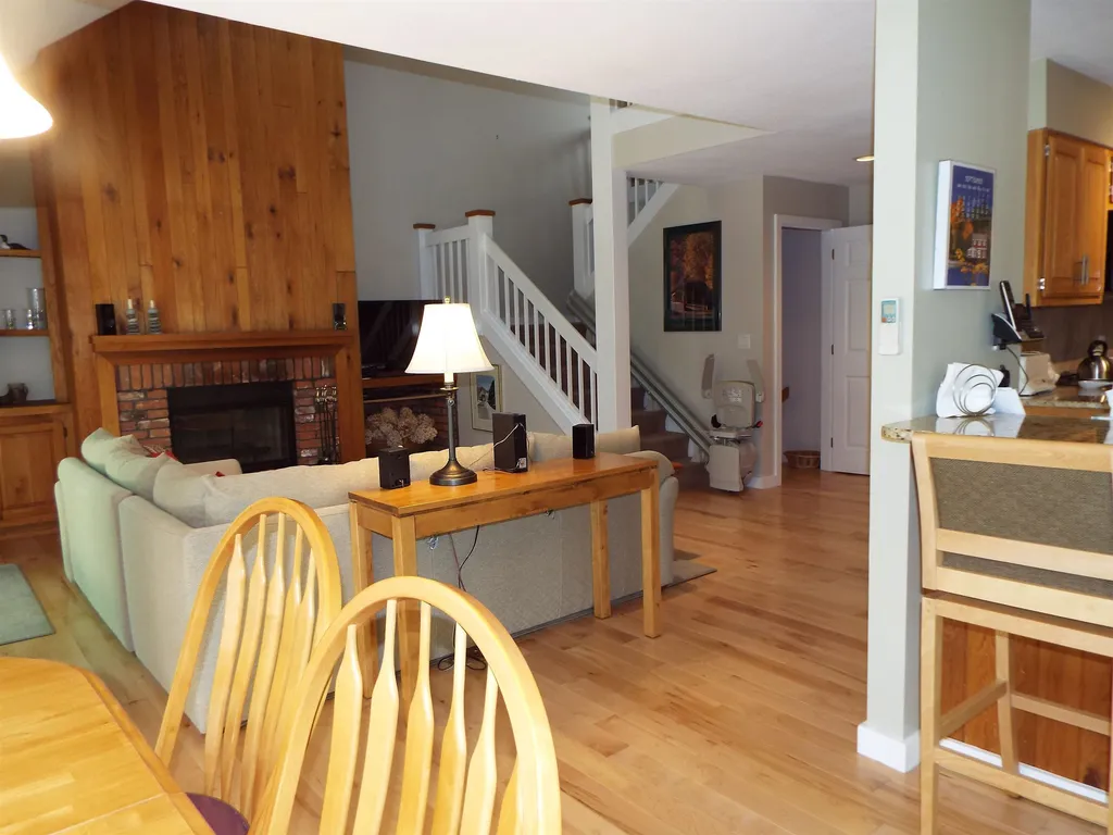 1140 Murphy's Road Hartford VT 05059