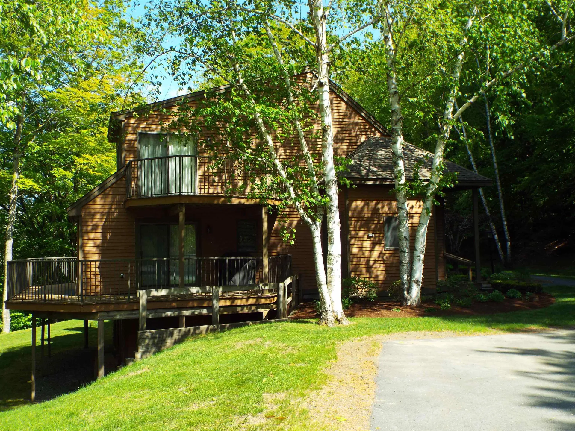 1140 Murphy's Road Hartford VT 05059