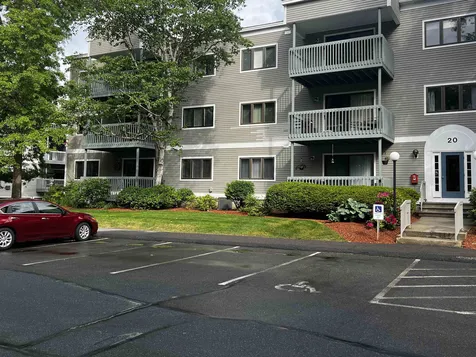 20 Ledgewood Hills Drive Nashua NH 03062