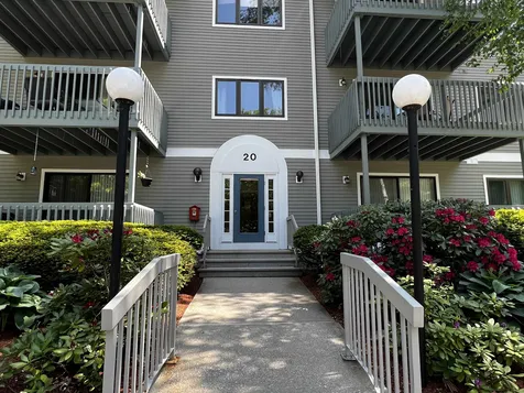 20 Ledgewood Hills Drive Nashua NH 03062