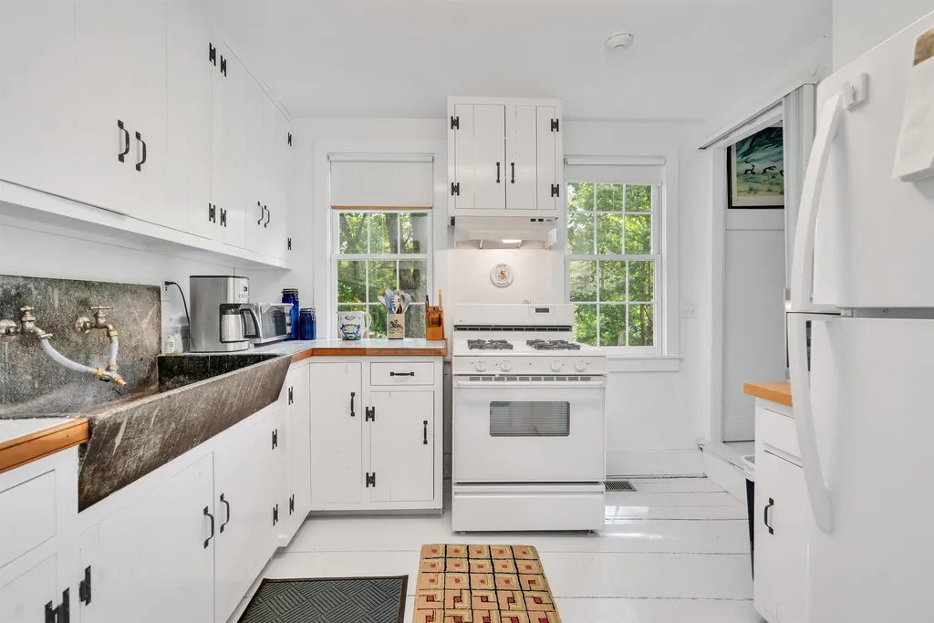 1157 Blackmer Road Pomfret VT 05067