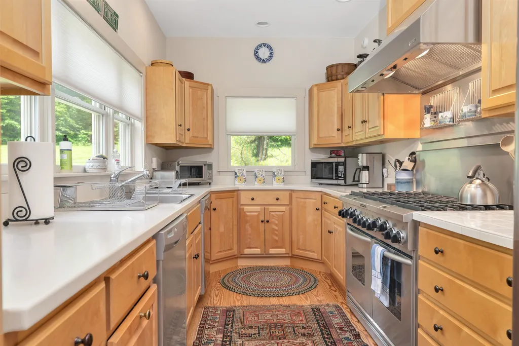 1157 Blackmer Road Pomfret VT 05067