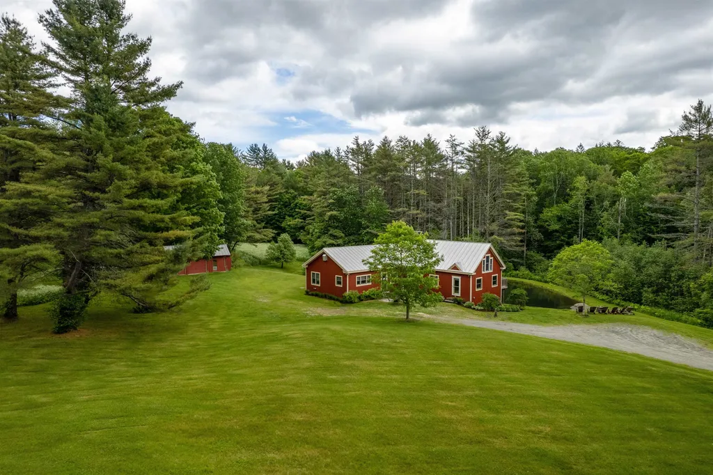1157 Blackmer Road Pomfret VT 05067