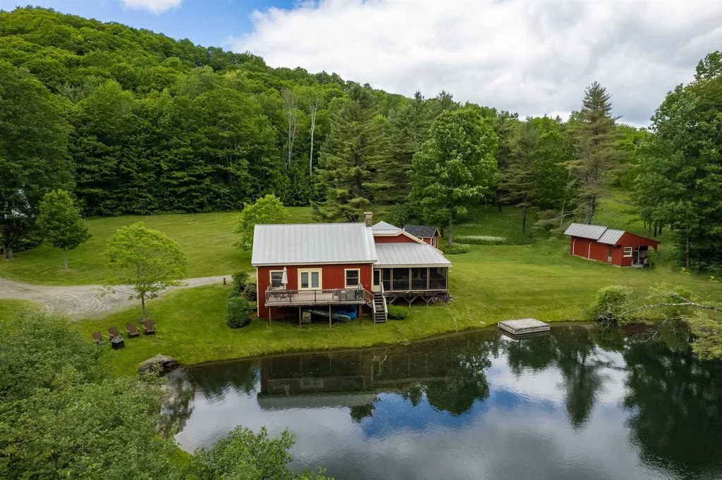 1157 Blackmer Road Pomfret VT 05067