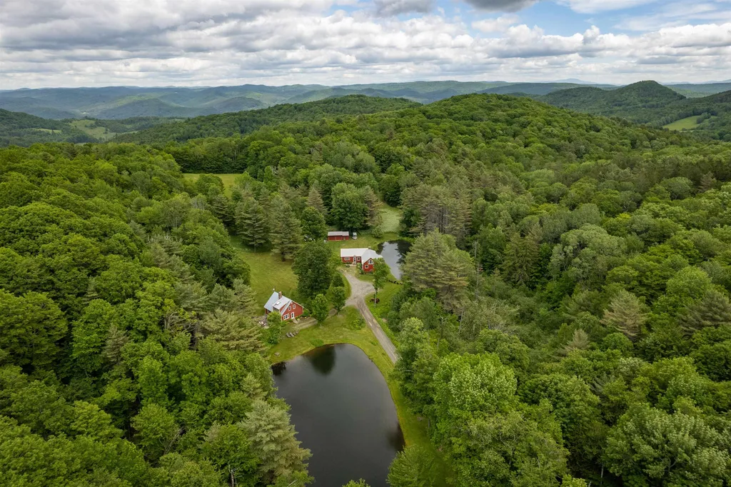 1157 Blackmer Road Pomfret VT 05067