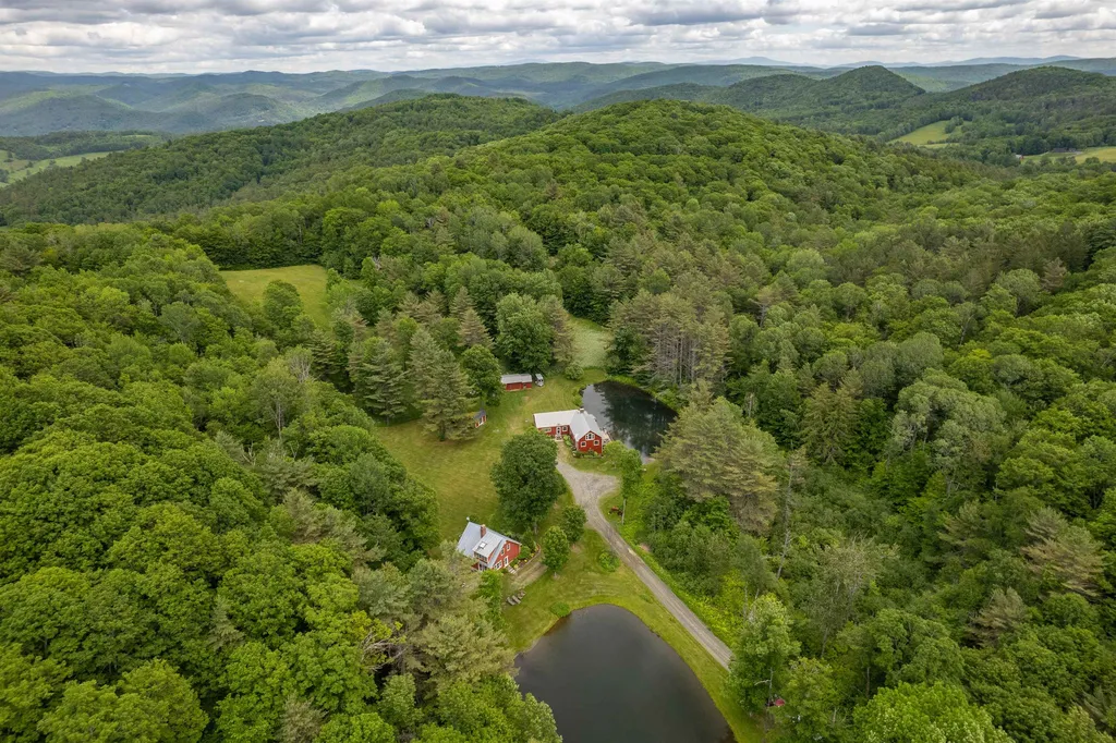 1157 Blackmer Road Pomfret VT 05067