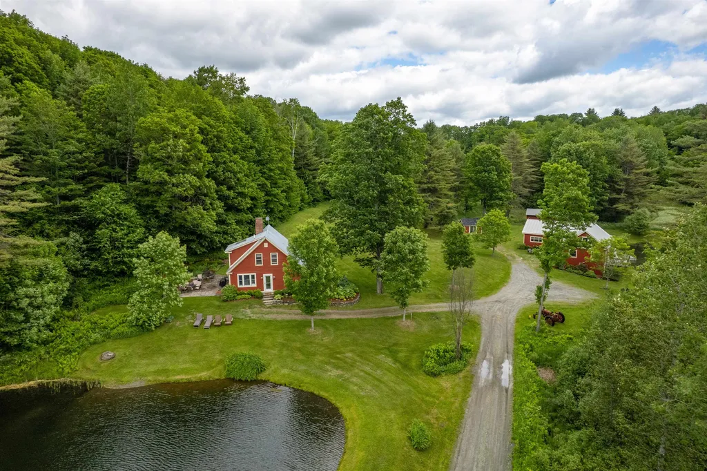 1157 Blackmer Road Pomfret VT 05067