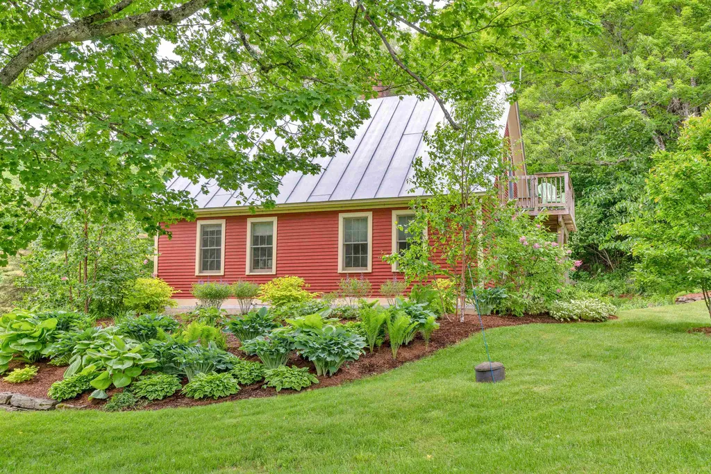 1157 Blackmer Road Pomfret VT 05067