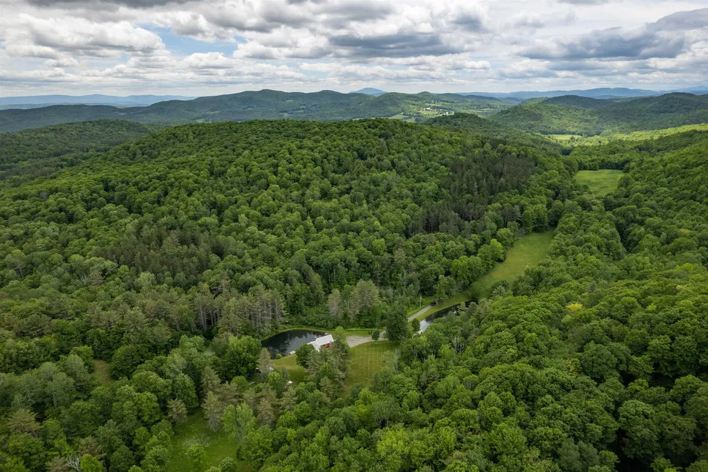 1157 Blackmer Road Pomfret VT 05067