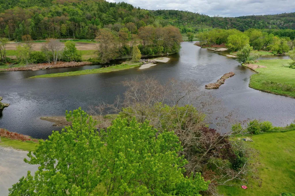 9 Ammonoosuc Road Haverhill NH 03785