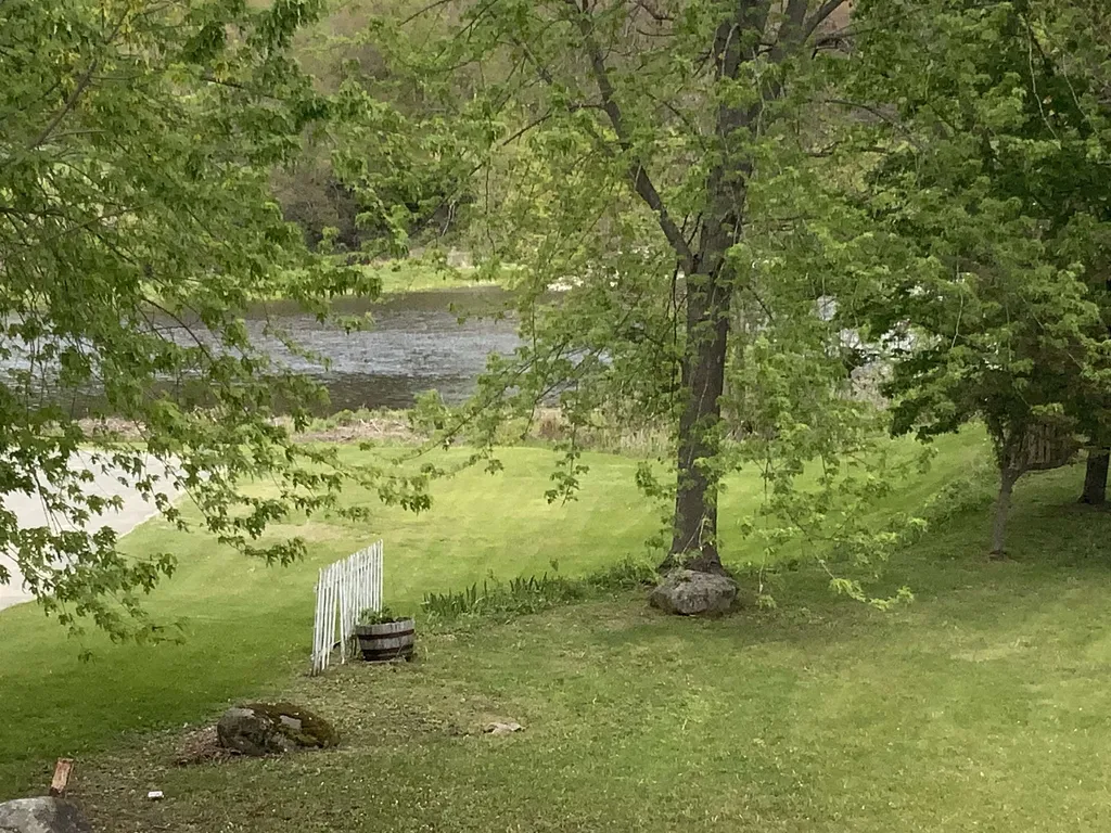 9 Ammonoosuc Road Haverhill NH 03785